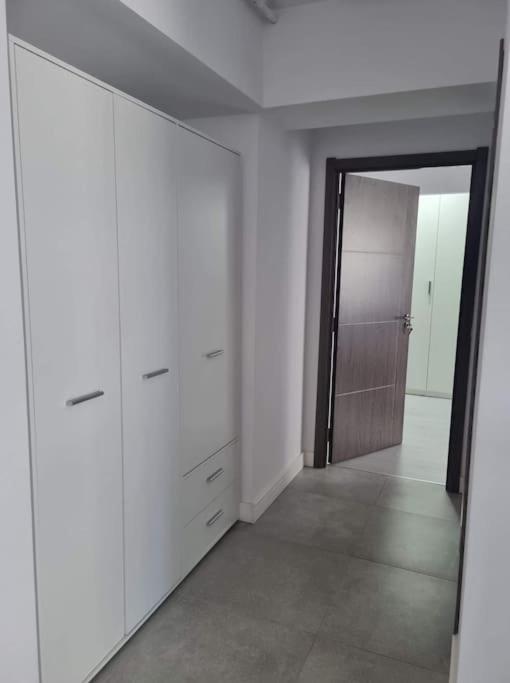 Lovely 1 Bedroom Livingroom Apartment Sector 1 Bucuresti Voluntari Exterior foto